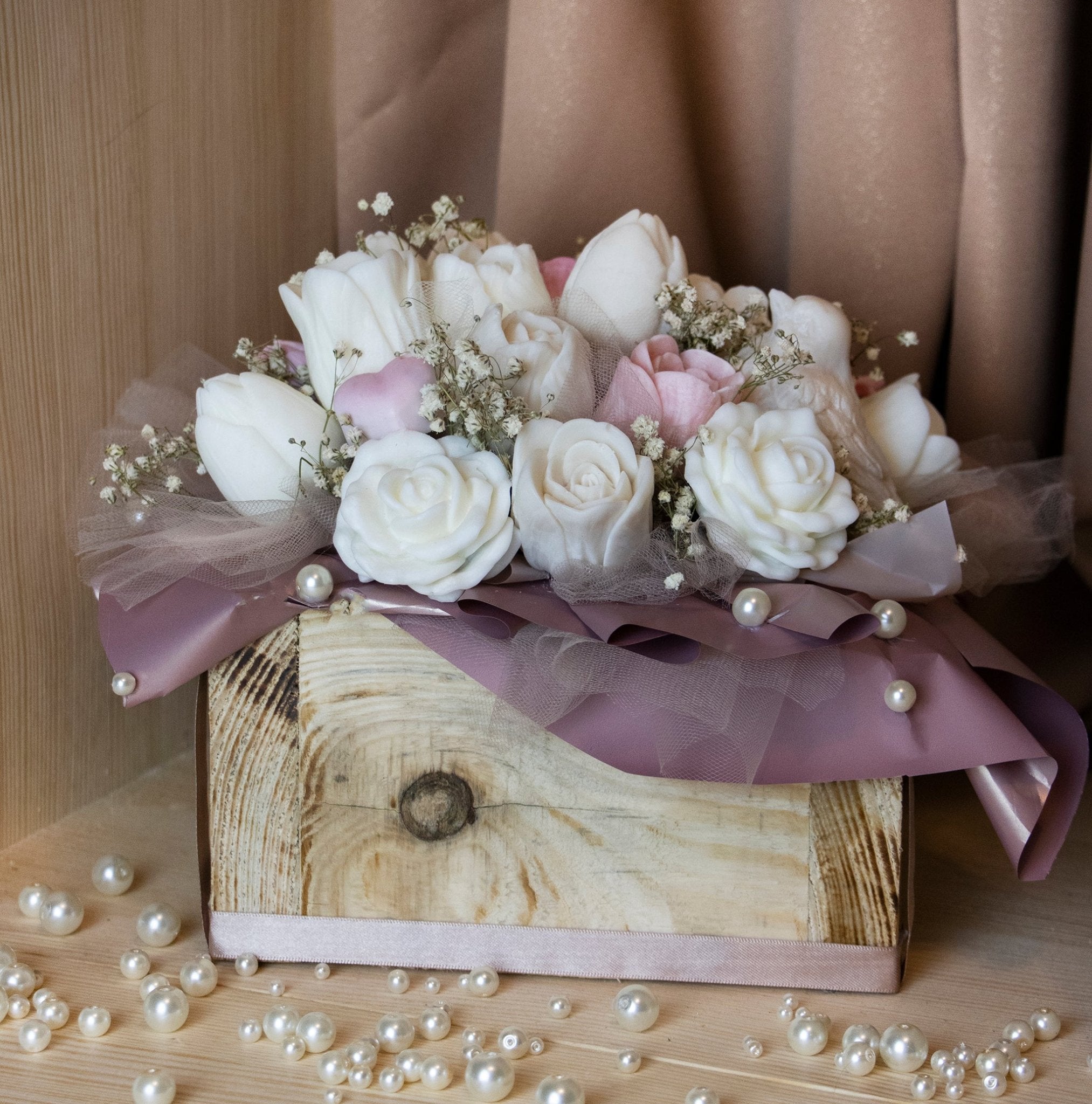 Wieczny bukiet woskowy elegancki Zapachowy w drewnie różowy - AURORA Meble i Dodatki - wnętrza z wyobraźnią Wieczny bukiet woskowy elegancki Zapachowy w drewnie różowy - Świece i zapachy - AURORA Meble i Dodatki - wnętrza z wyobraźnią